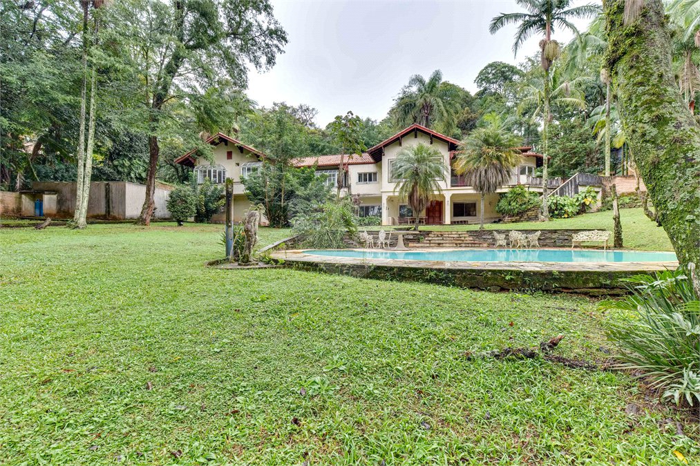 Casa à venda com 5 suítes no condomínio Chácara Flora, São Paulo - SP