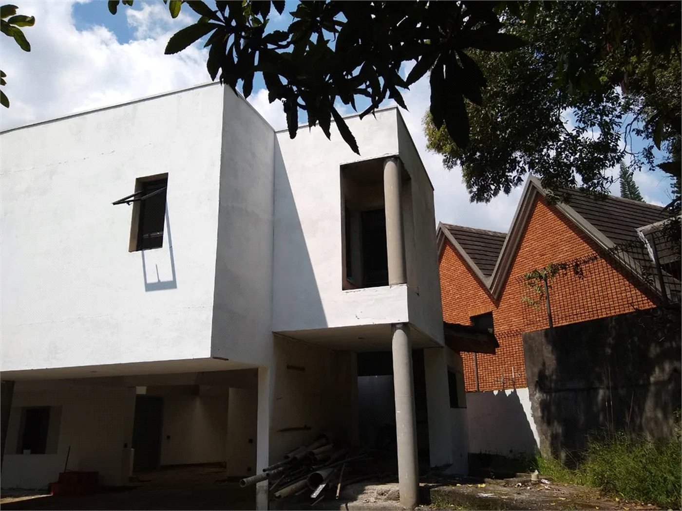 Sobrado à venda com 4 quartos, sendo 3 suítes, em Morumbi, São Paulo, SP