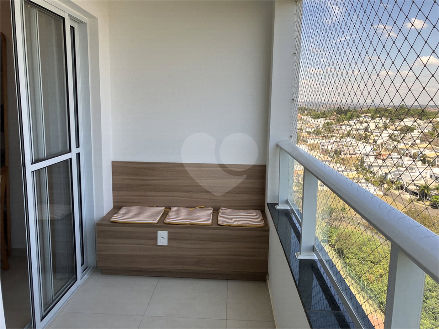 Apartamento à venda com 3 quartos, sendo 1 suíte, em Bairro da Vossoroca, Sorocaba, SP