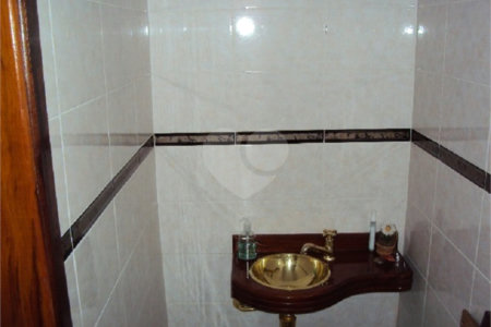 Sobrado à venda com 4 quartos, sendo 2 suítes,  em Recreio Maristela, Atibaia, SP