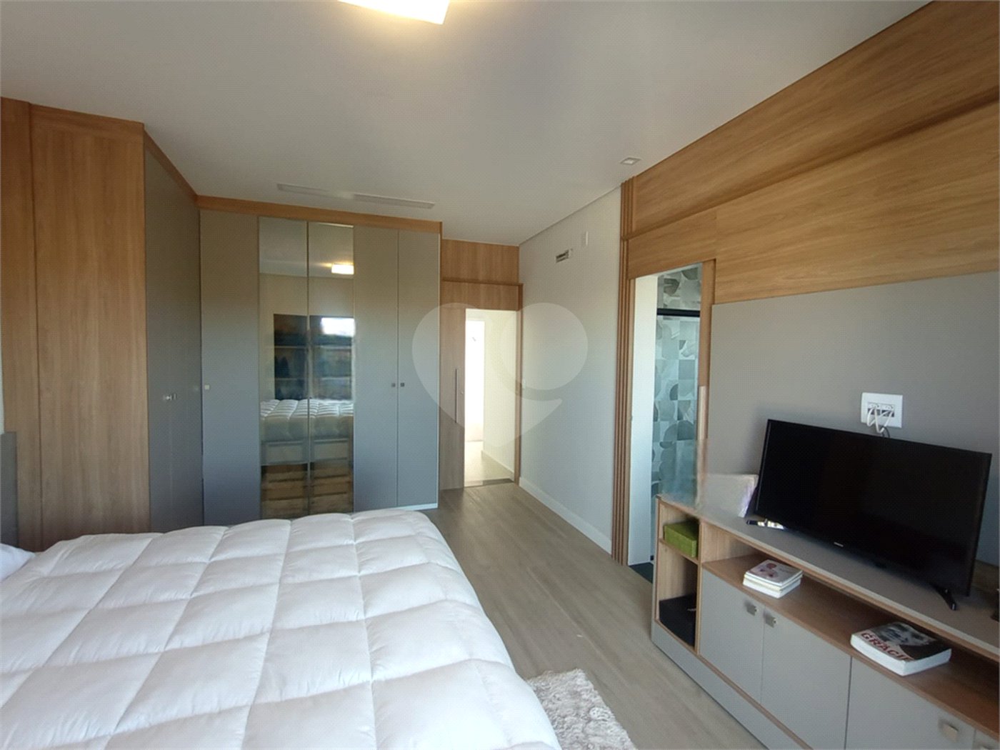 Casa à venda com 3 quartos, sendo 1 suíte, no condomínio Lago dos Ipês, Itapetininga - SP