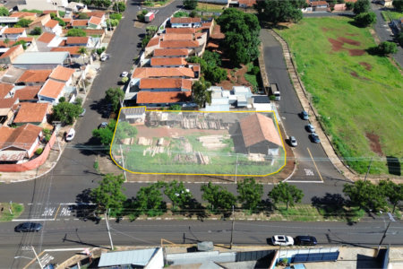 Terreno à venda em Parque Laranjeiras, Araraquara, SP