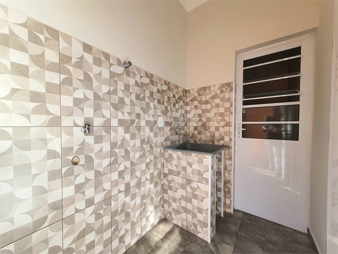 Casa à venda com 3 quartos, sendo 1 suíte,  no condomínio Residencial Reserva das Paineiras, Itapetininga - SP