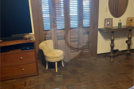 Sobrado à venda com 4 quartos, sendo 1 suíte,  em Jardim Leonor Mendes de Barros, São Paulo, SP
