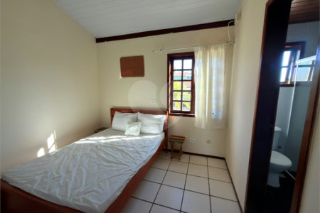 Casa em condomínio à venda com 2 suítes em Peró, Cabo Frio, RJ