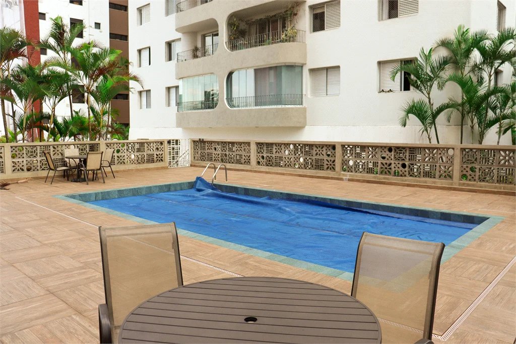 Apartamento à venda com 3 quartos, sendo 1 suíte,  em Vila Madalena, São Paulo, SP