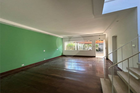 Sobrado à venda ou para alugar com 4 quartos, sendo 1 suíte, em Santo Amaro, São Paulo, SP
