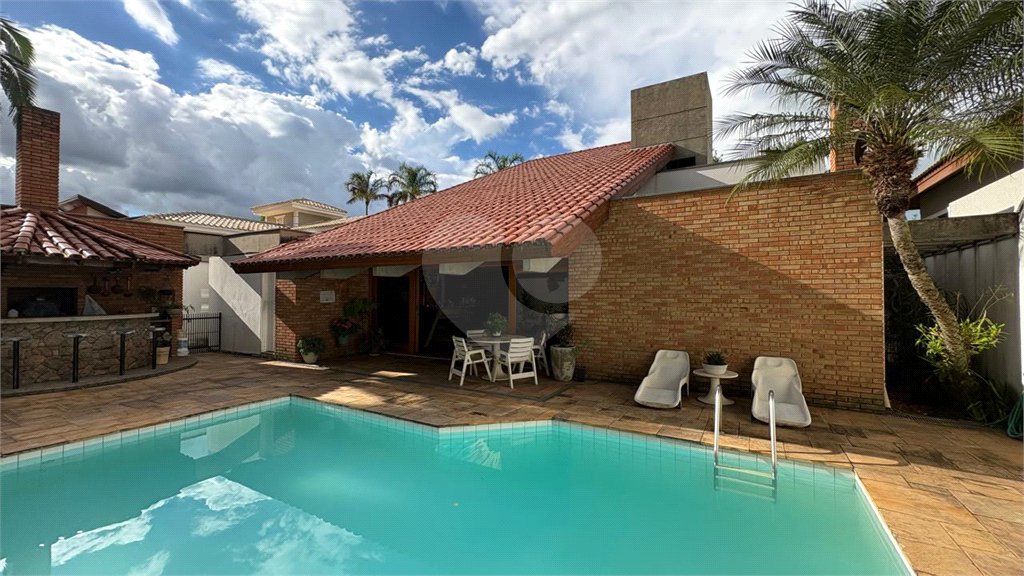 Casa à venda com 5 quartos, sendo 2 suítes,  no condomínio Village D'avignon, Sorocaba - SP