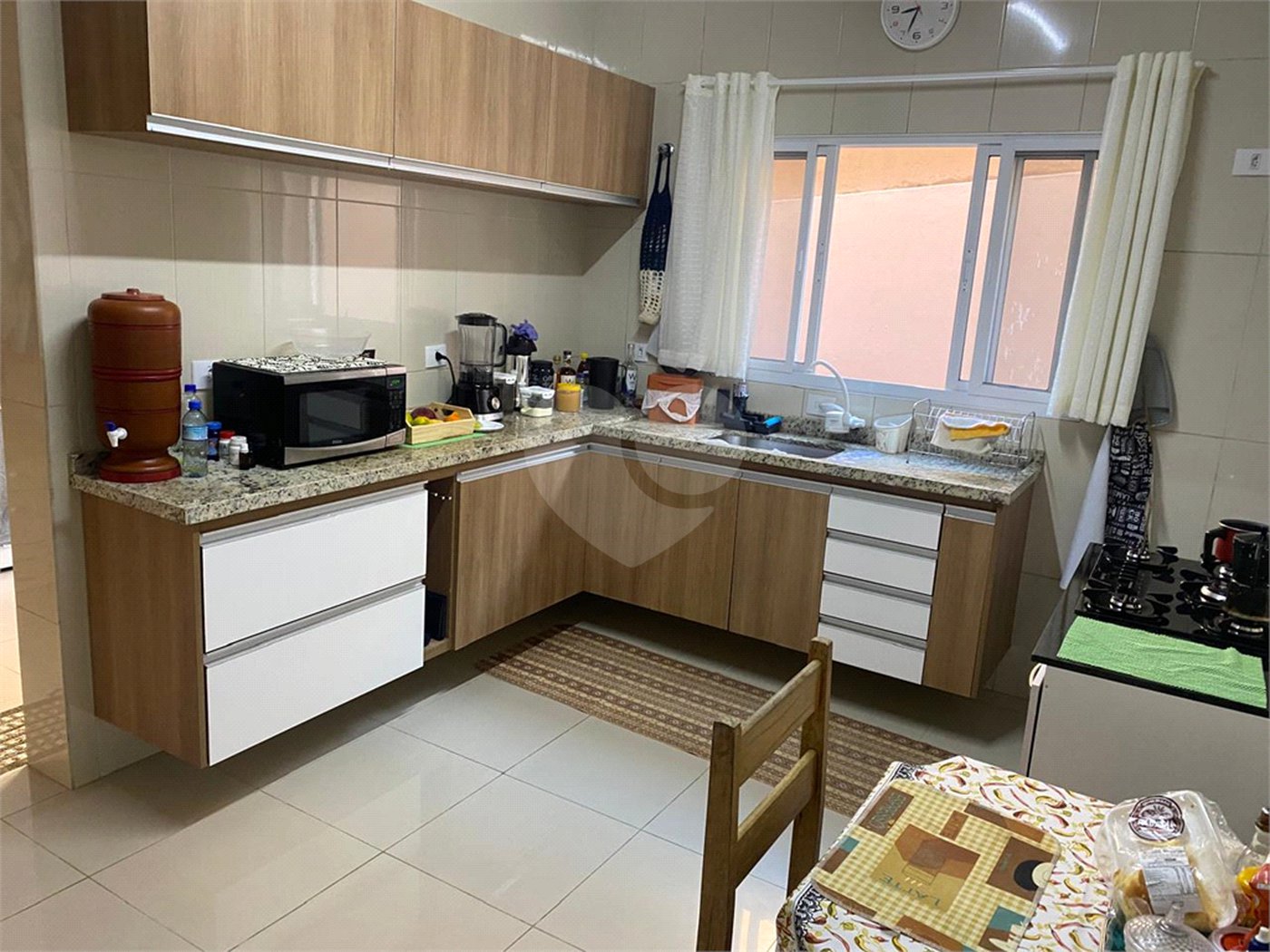 Casa à venda com 3 quartos, sendo 1 suíte, no condomínio Terras de Santa Adelia, Vargem Grande Paulista - SP