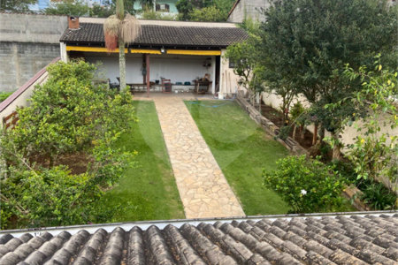 Sobrado à venda com 3 quartos, sendo 1 suíte,  em Vila Suissa, Mogi das Cruzes, SP