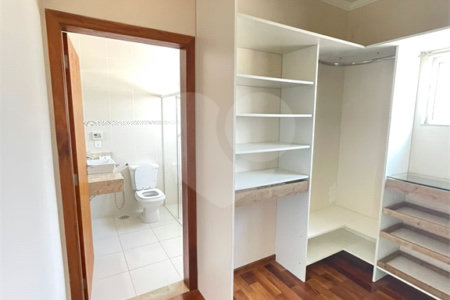 Casa à venda ou para alugar com 3 quartos, sendo 1 suíte, no condomínio Villagio Bella Citta, Mogi das Cruzes - SP