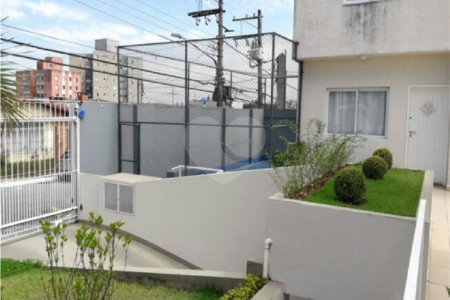 Casa à venda com 3 quartos, sendo 1 suíte, no condomínio Villaggio Portobello, São Paulo - SP