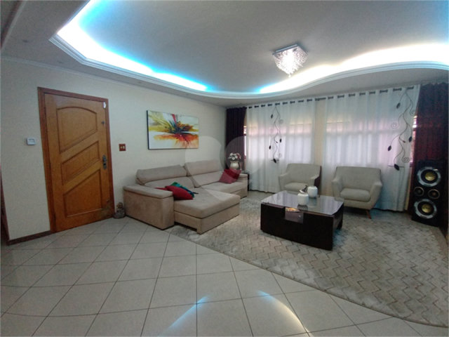Sobrado à venda com 4 quartos, sendo 1 suíte,  em Tremembé, São Paulo, SP