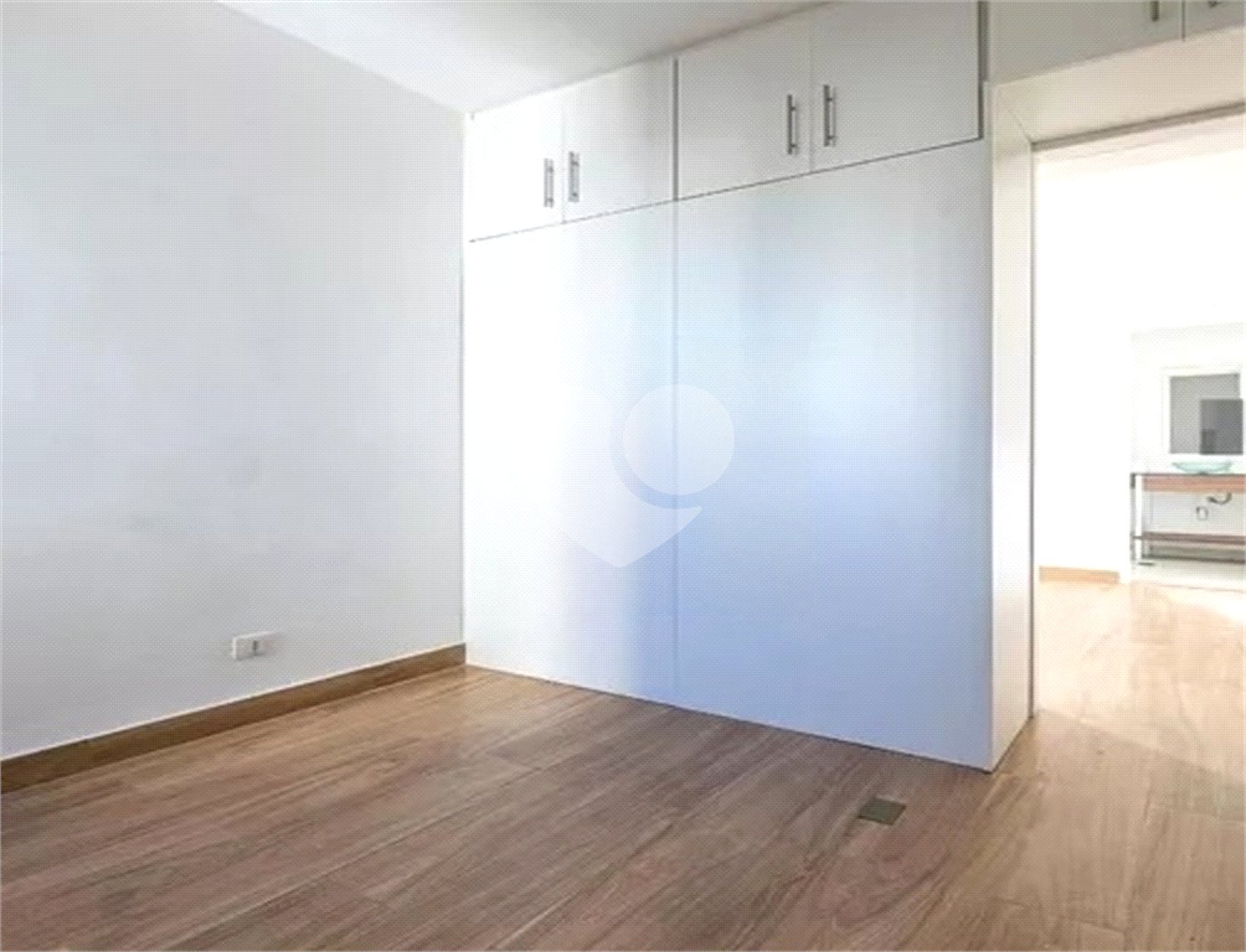 Apartamento à venda com 3 quartos, sendo 1 suíte,  em Cerqueira César, São Paulo, SP