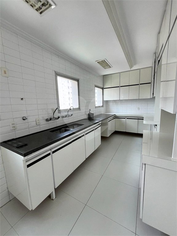 Apartamento à venda com 3 suítes em Aclimação, São Paulo, SP