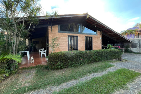 Casa Térrea à venda com 4 quartos, sendo 2 suítes, em Jardim Paulista, Atibaia, SP