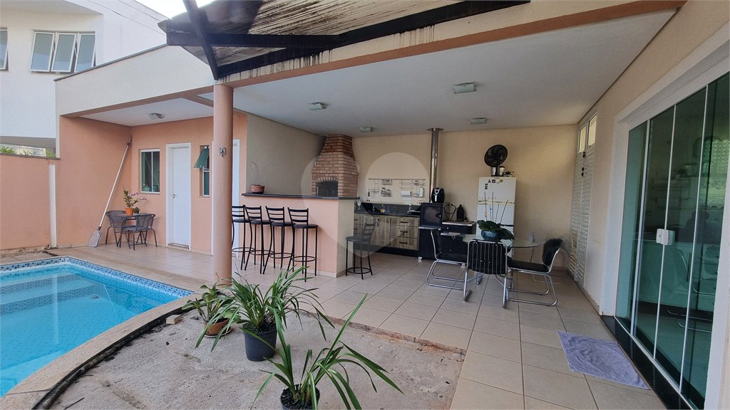 Casa à venda com 4 quartos, sendo 3 suítes,  no condomínio Residencial Villa dos Inglezes, Sorocaba - SP