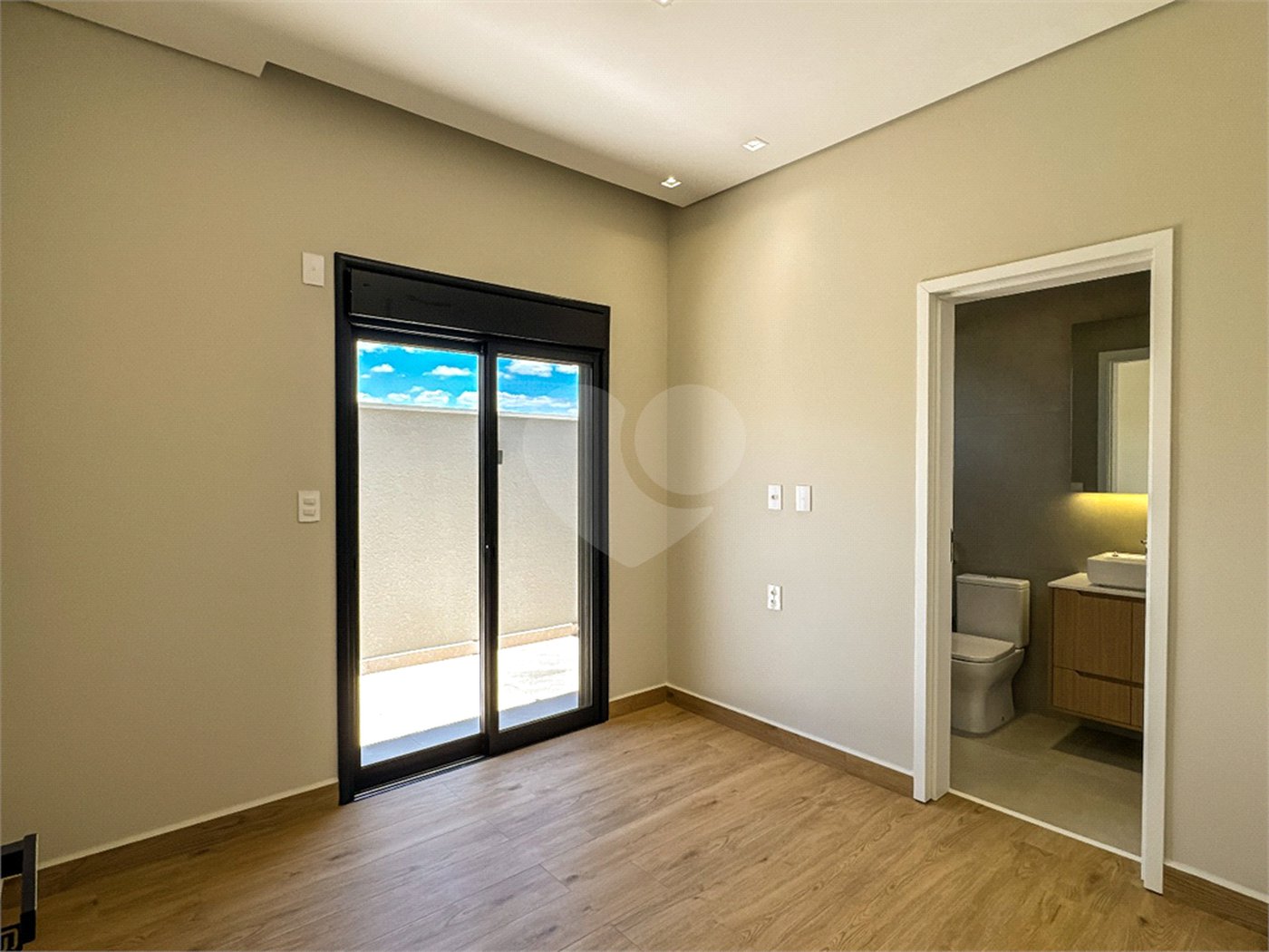 Casa à venda com 3 suítes no condomínio Jardim Residencial Dona Maria Candida, Indaiatuba - SP