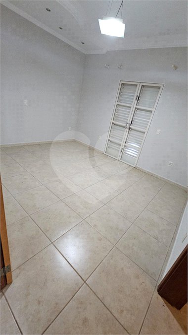 Casa para alugar com 4 quartos, sendo 2 suítes, no condomínio Portal de Itaici, Indaiatuba - SP