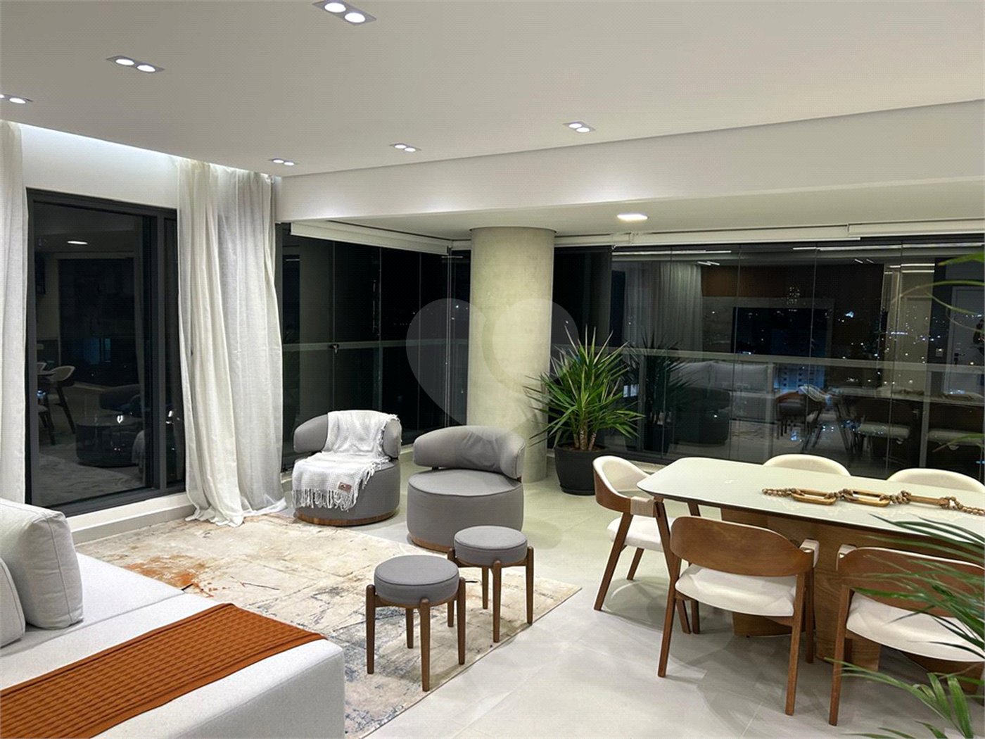 Apartamento à venda com 3 suítes em Jardim Faculdade, Sorocaba, SP