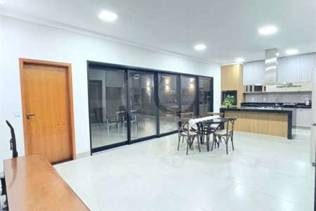 Casa à venda com 3 suítes em Jardim Bom Jesus, Inocência, MS