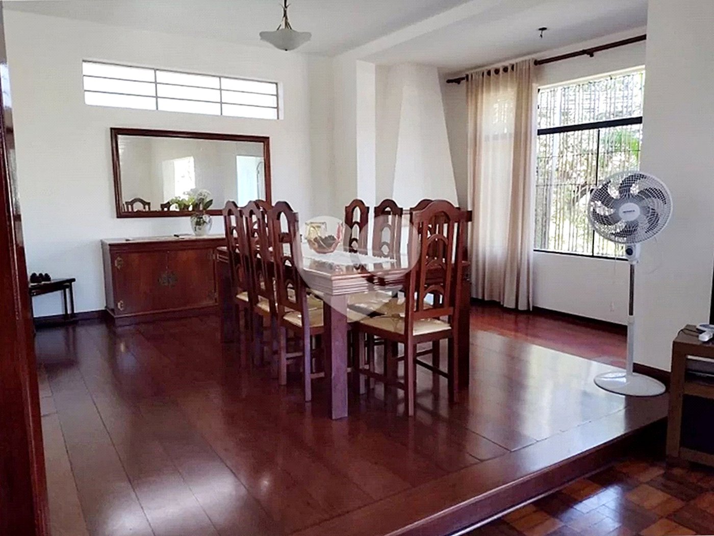 Sobrado à venda com 4 quartos, sendo 1 suíte, em Tremembé, São Paulo, SP