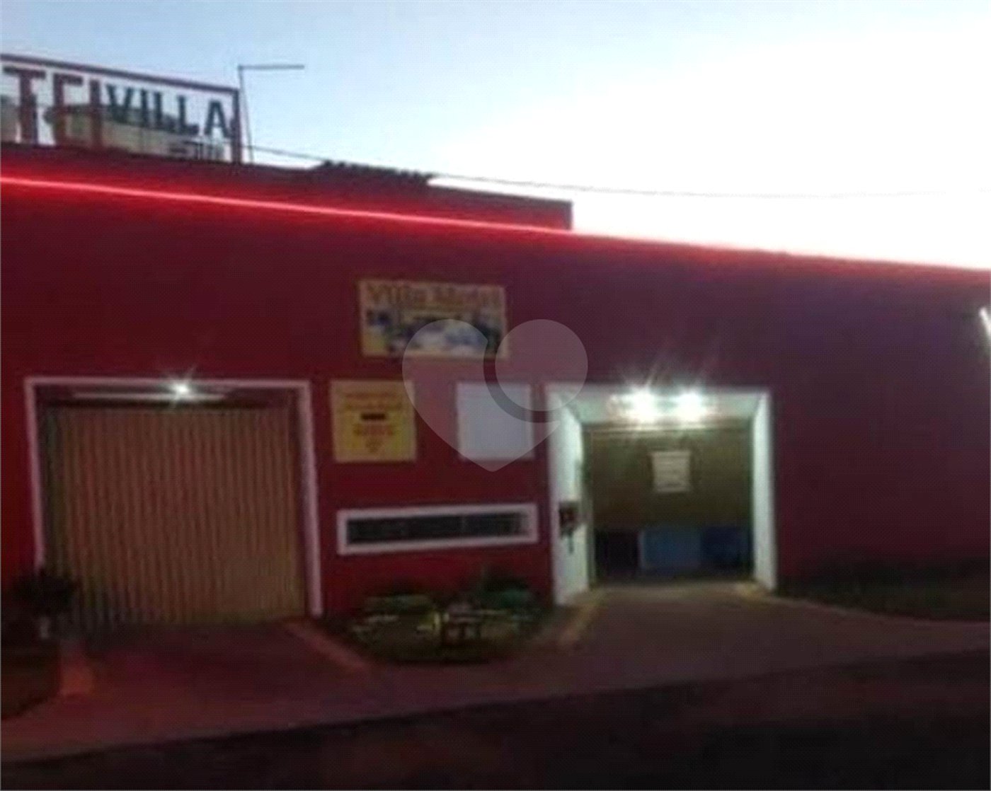 Imóvel comercial contendo terreno com área total de 3.000,00 m² .
