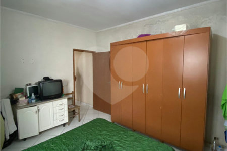 Casa Térrea com 2 dormitórios.