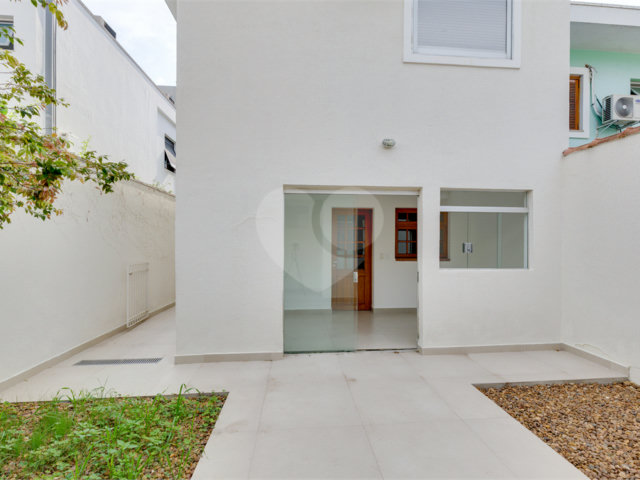 Casa de Vila à venda com 3 quartos, sendo 2 suítes,  em Santo Amaro, São Paulo, SP