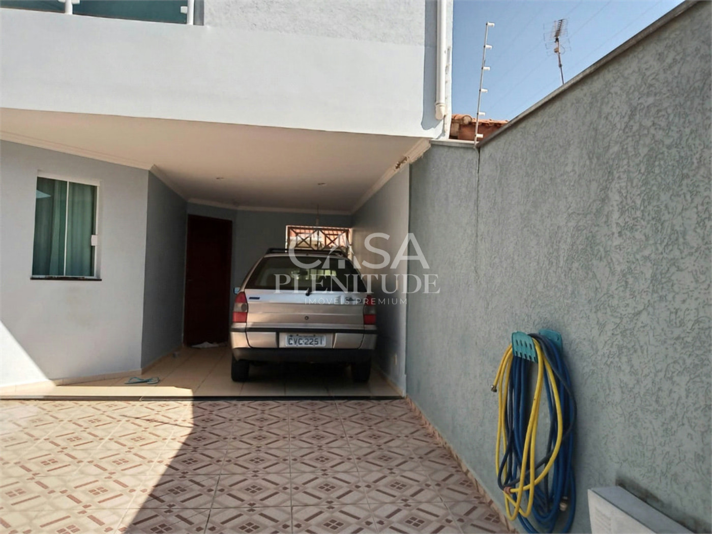 Sobrado à venda com 3 quartos, sendo 1 suíte,  em Wanel Ville, Sorocaba, SP