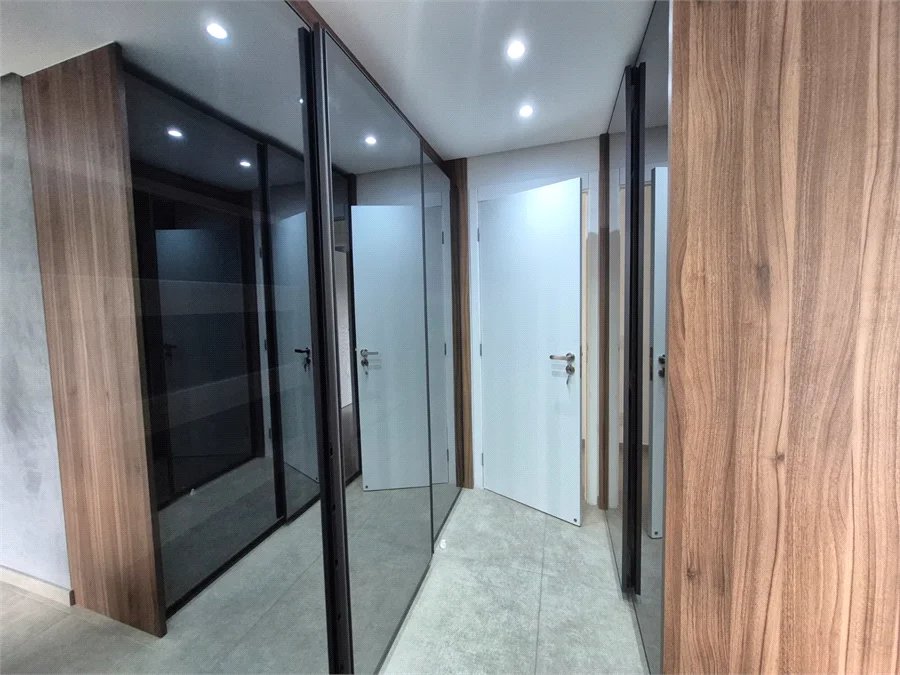 Apartamento à venda com 4 quartos, sendo 2 suítes,  em Jardim Vazani, São Paulo, SP