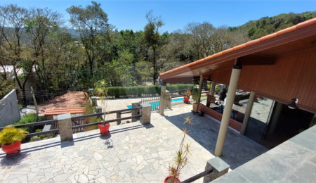 Casa à venda com 3 quartos, sendo 2 suítes,  no condomínio Alpes de Caieiras, Caieiras - SP