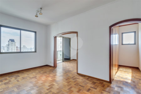 Apartamento à venda com 2 quartos, sendo 1 suíte, em Campo Belo, São Paulo, SP