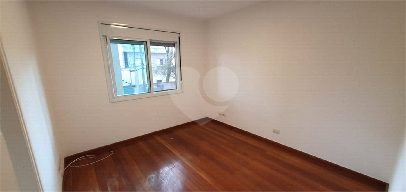 Sobrado à venda com 4 suítes em Moema, São Paulo, SP