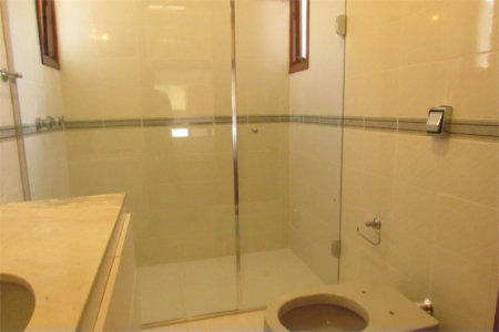 Casa para alugar com 4 quartos, sendo 2 suítes, em Cidade São Francisco, São Paulo, SP