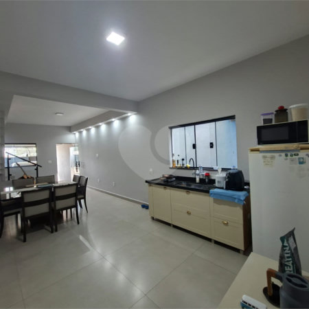 Sobrado à venda com 5 quartos em Jardim Bela Vista, Itapetininga, SP