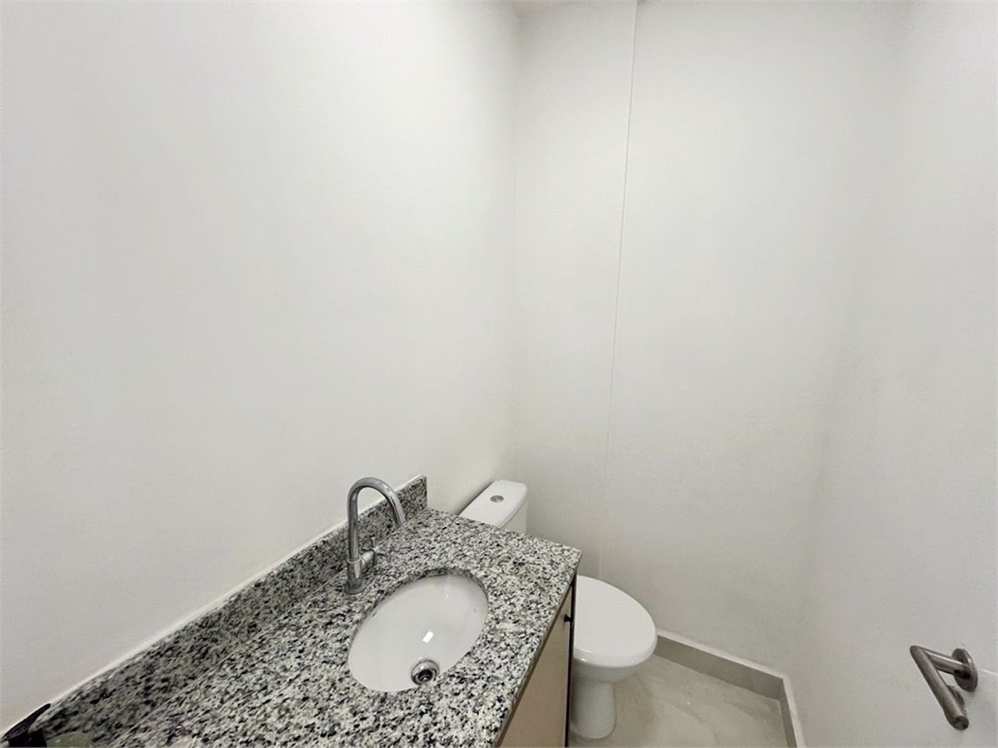 Sala, 42 m² - venda por R$ 300.000,00 ou aluguel por R$ 3.000,02 - Vila Matias - Santos/SP