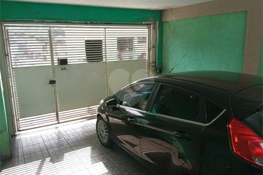 Ótimo sobrado, com amplo espaço interno (127m2), possuindo 03 dormitórios (01 suíte),