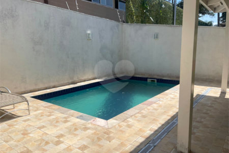 Casa à venda com 4 quartos, sendo 2 suítes,  no condomínio Village Place, São Paulo - SP