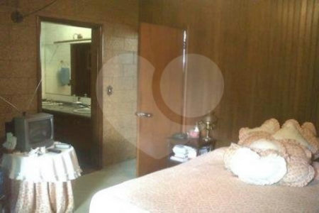 Casa Térrea à venda com 3 quartos, sendo 1 suíte, em Chácara Monte Alegre, São Paulo, SP