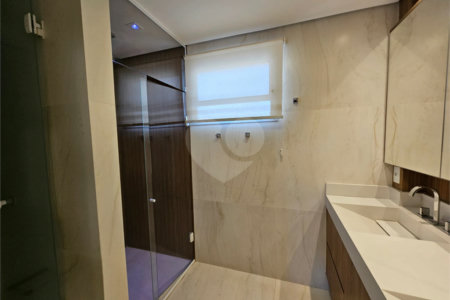 Apartamento à venda com 3 quartos, sendo 1 suíte, em Santo Amaro, São Paulo, SP