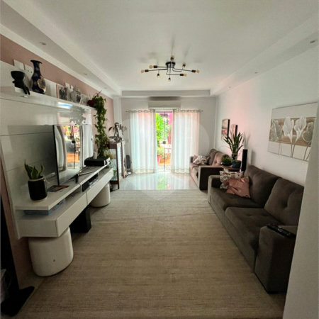 Casa à venda com 3 quartos, sendo 1 suíte,  no condomínio Portal do Sabiá, Araçoiaba da Serra - SP