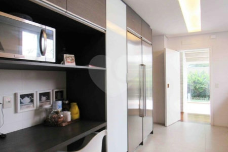 Casa à venda com 4 suítes no condomínio Bauhaus, São Paulo - SP