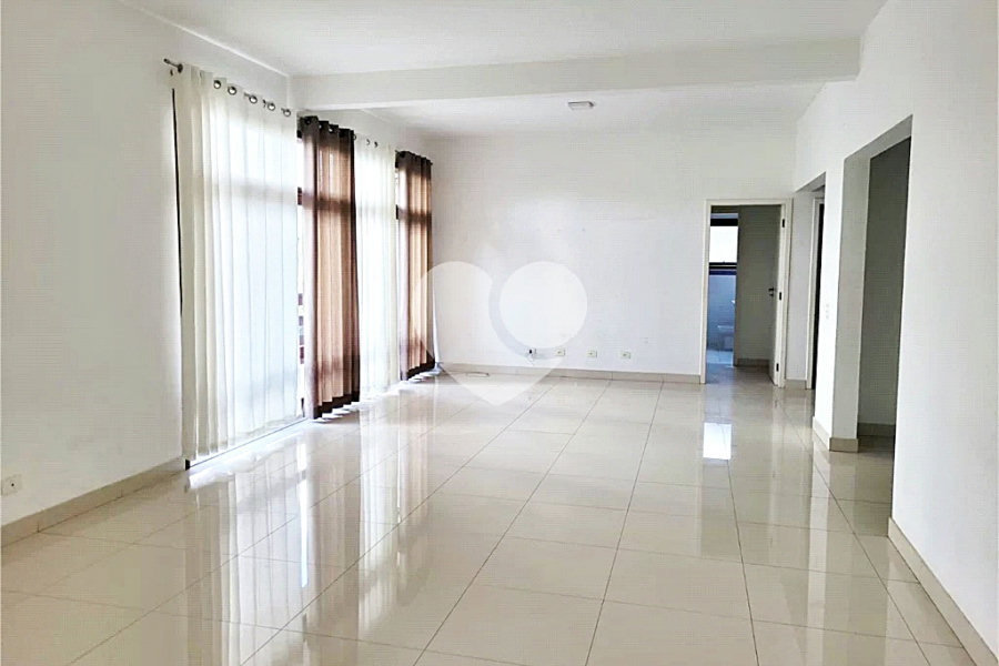 Casa à venda ou para alugar com 7 quartos, sendo 5 suítes, no condomínio Sausalito, Mairiporã - SP