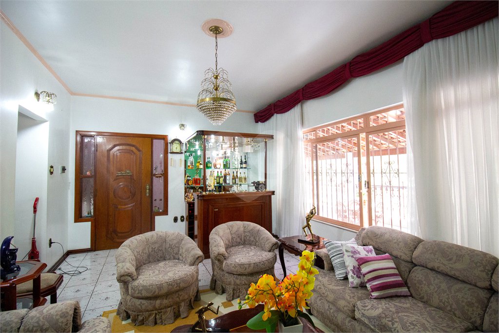 Sobrado à venda com 5 quartos, sendo 1 suíte,  em Jardim Villaça, São Roque, SP