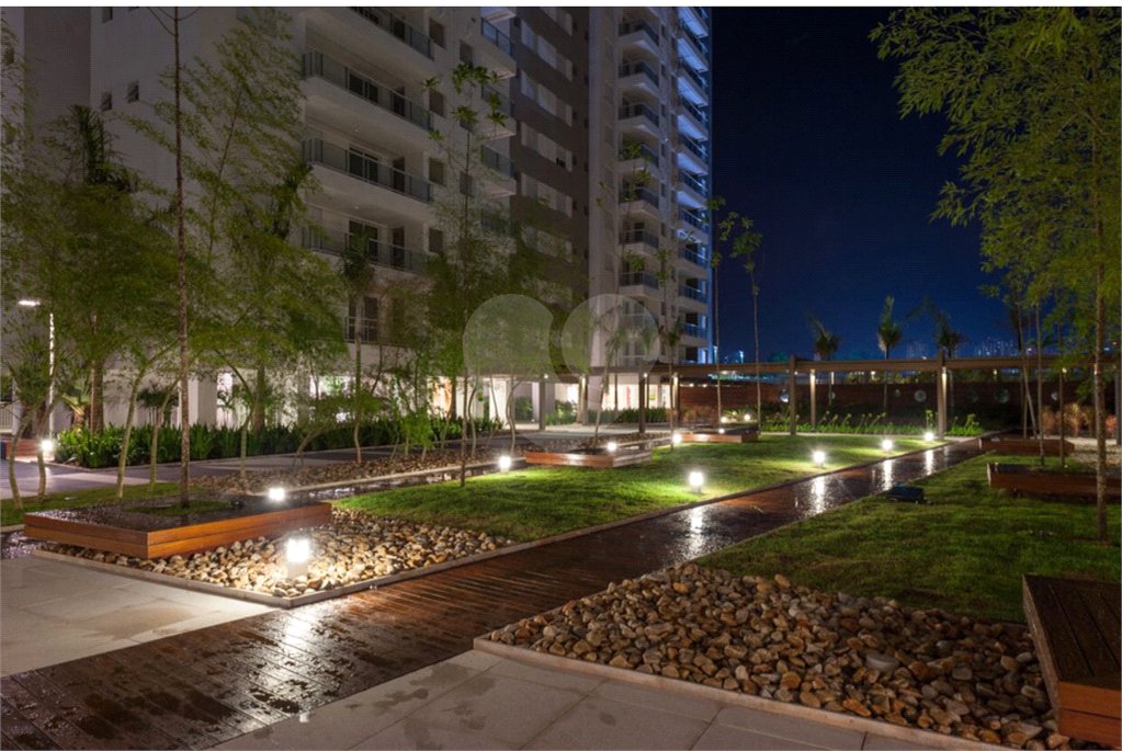 Apartamento à venda com 3 quartos, sendo 1 suíte,  em Vila Anastácio, São Paulo, SP