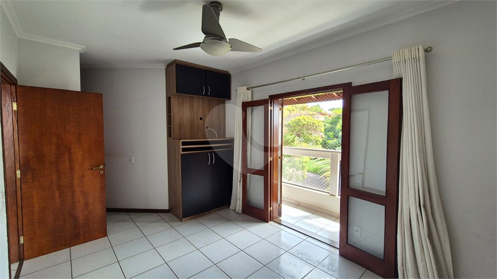 Casa à venda com 4 quartos, sendo 2 suítes, no condomínio Residencial Grape Village, Vinhedo - SP