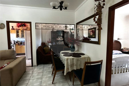 Sobrado à venda com 6 quartos, sendo 1 suíte, no Centro, Ponta Porã, MS