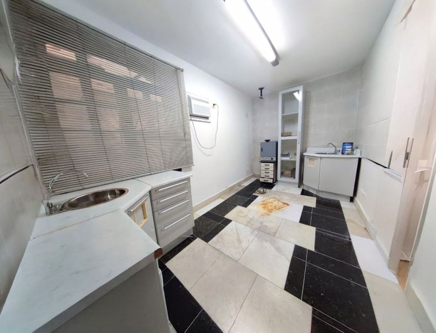Casa com 7 dormitórios, 249 m² - venda por R$ 2.235.000,00 ou aluguel por R$ 15.000,00 - Gonzaga - Santos/SP