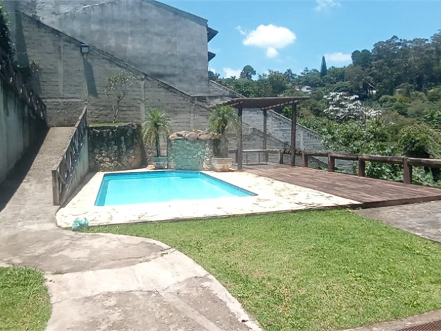Casa à venda com 5 quartos, sendo 1 suíte,  em Roseira, Mairiporã, SP